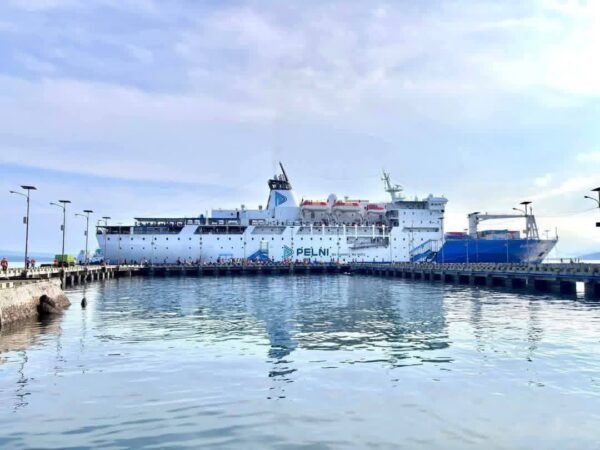 KAPAL PELNI KM SIRIMAU