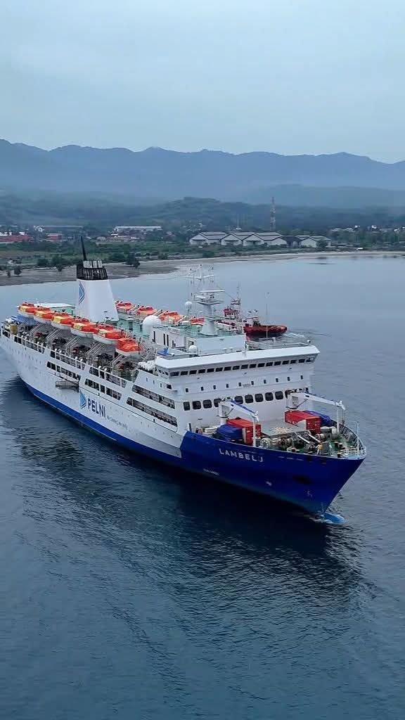 Kapal Dari Tarakan ke Maumere