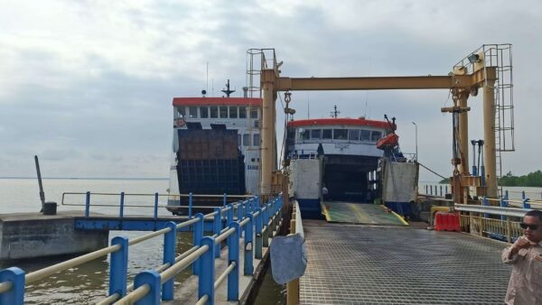 Kapal KMP Temi Dari Kaimana