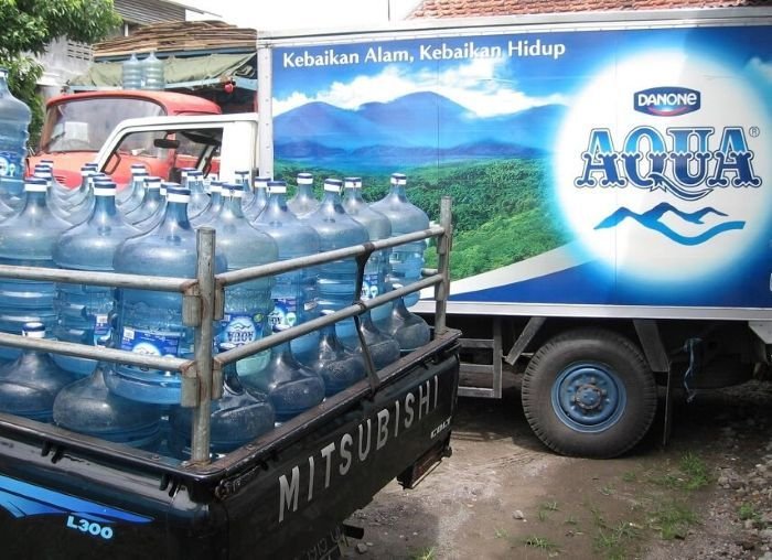 PT Tirta Investama Distributor Minuman di Maluku - Photo by Radar Sukabumi