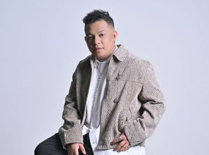 Penyanyi NTT Mario G. Klau - Photo by JPNN