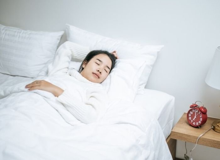 Tidur dengan Posisi Kepala Lebih Tinggi - Photo by Google