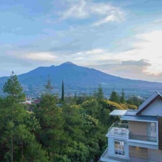 6 Sewa Villa di Malang View Pegunungan - Photo by Google