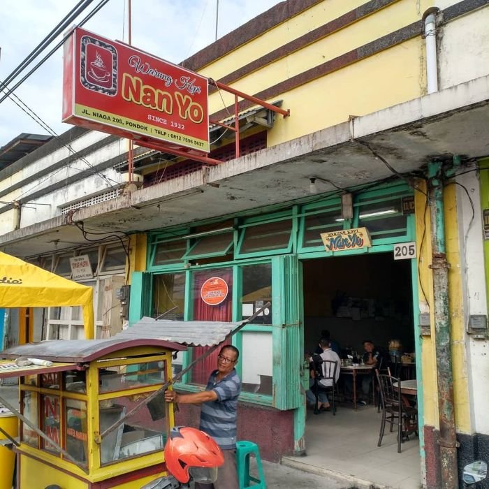 Warkop Nan Yo Tempat Ngopi Legendaris di Padang - Photo by WongKito