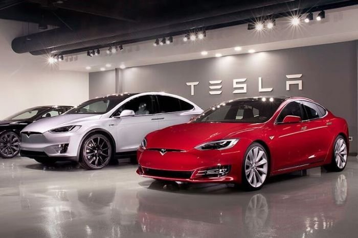 Mobil Listrik Tesla Model 3 - Photo by GridOto