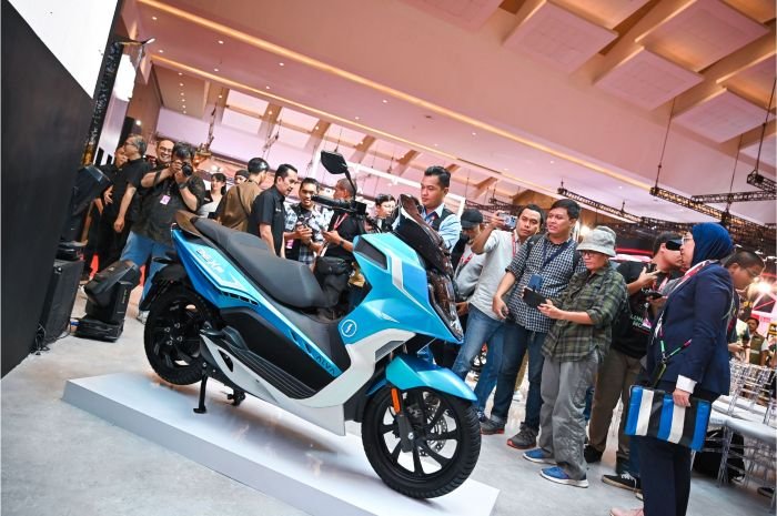 Tips Penting Membeli Motor Listrik - Photo by Alva