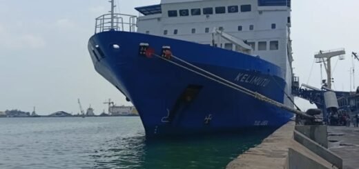 kapal pelni kelimutu