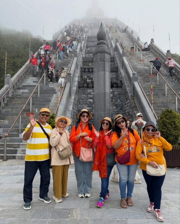 tangga menuju puncak fansipan